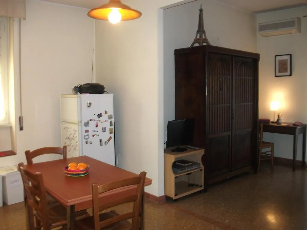 Apartment Casa Lorenzo Magnifico Rome