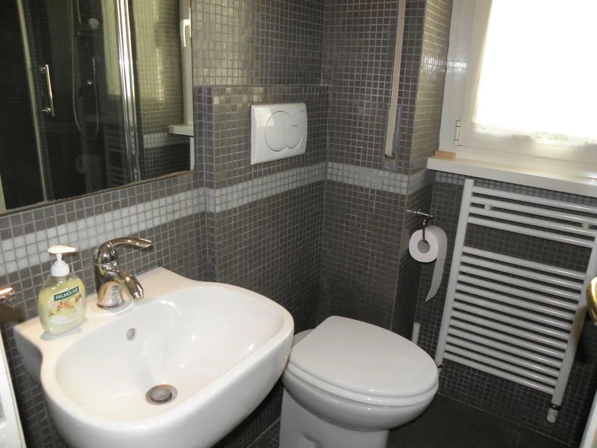 Apartment Casa Lorenzo Magnifico Rome
